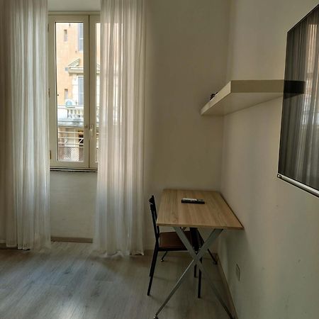 Vivirome - 2 Bedrooms Apartment - San Giovanni Buitenkant foto
