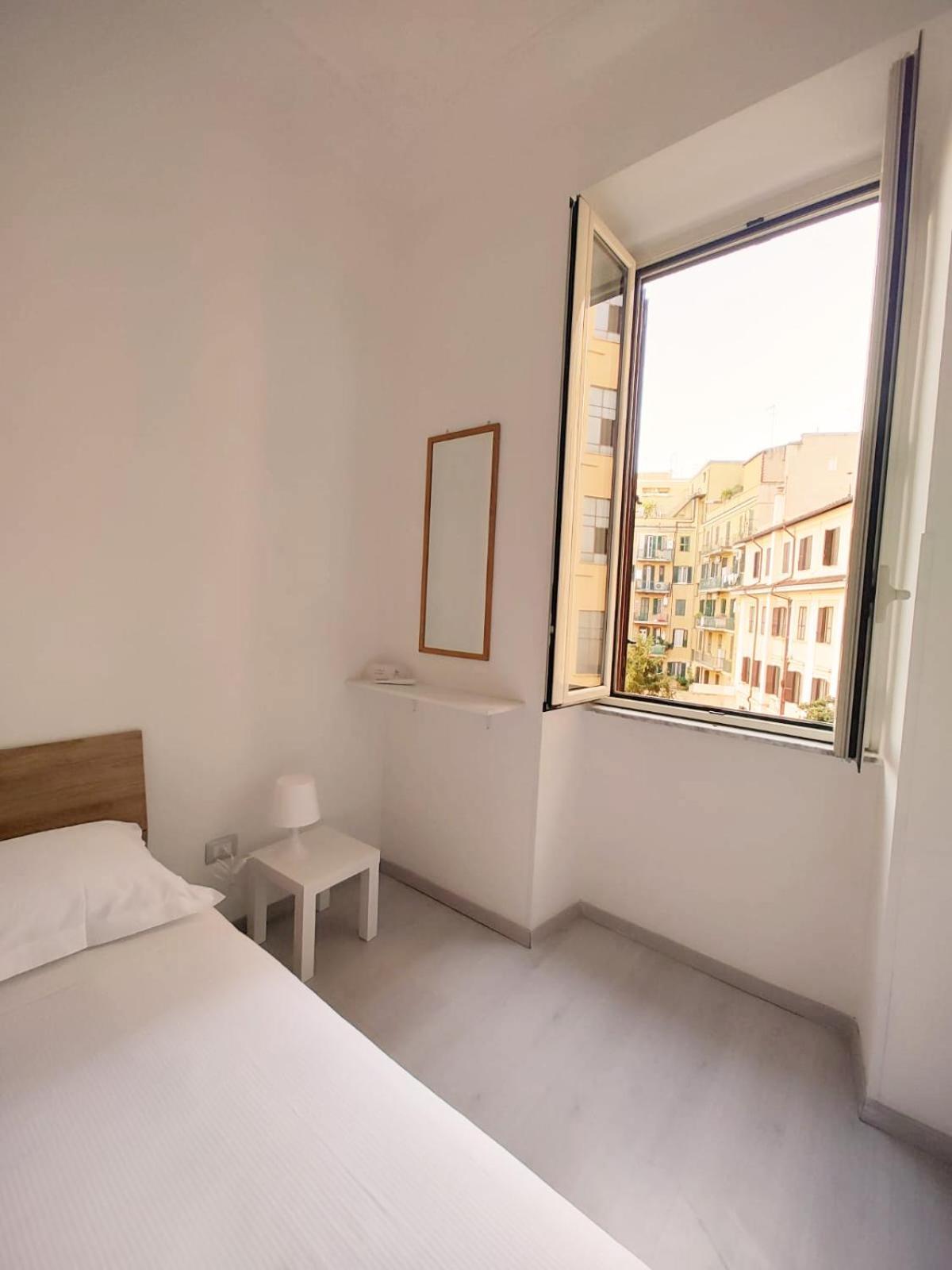 Vivirome - 2 Bedrooms Apartment - San Giovanni Buitenkant foto